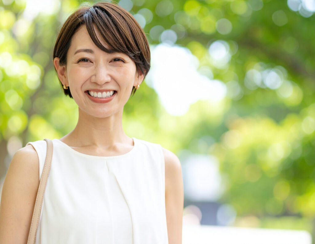 【2】自然な人物画像のプロンプト例(女性・屋外)